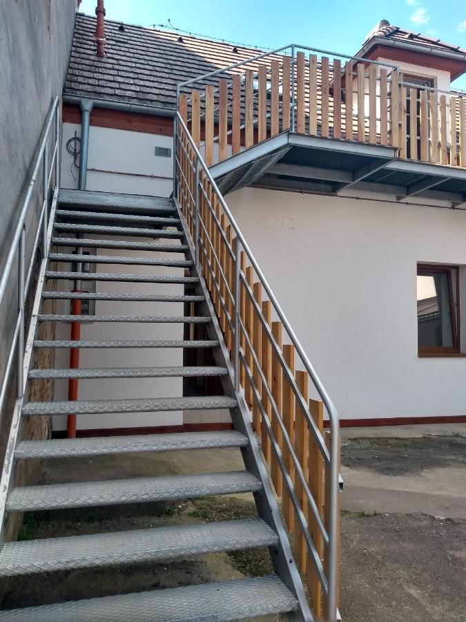 Apartmany Lono Їчін Екстер'єр фото