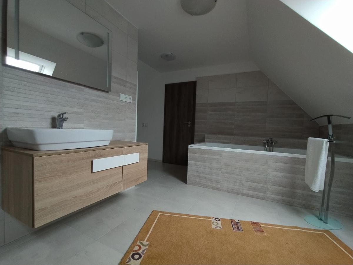 Apartmany Lono Їчін Екстер'єр фото