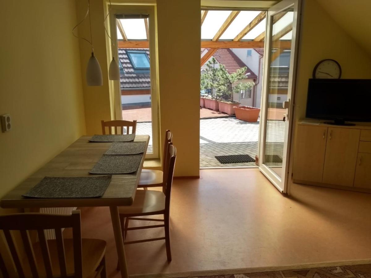 Apartmany Lono Їчін Екстер'єр фото