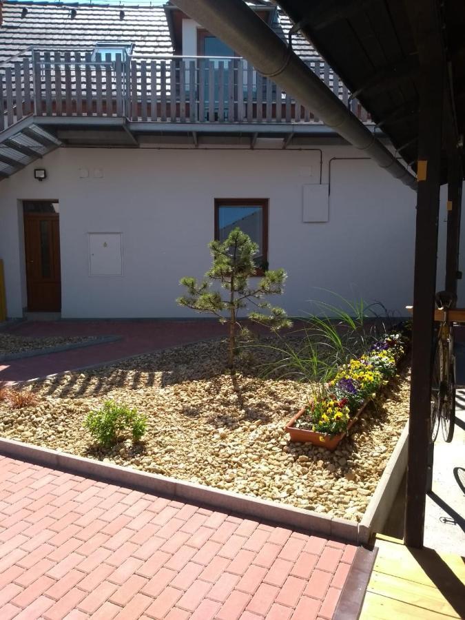 Apartmany Lono Їчін Екстер'єр фото