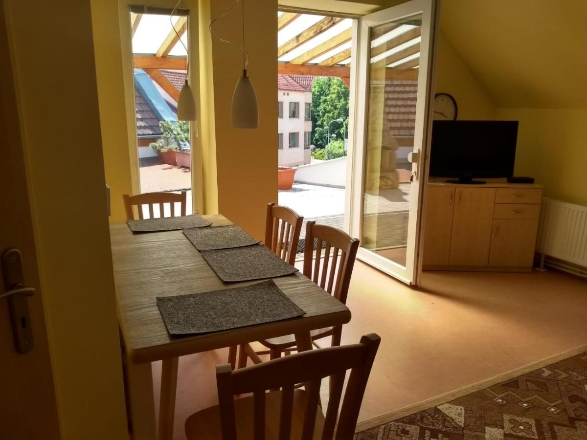 Apartmany Lono Їчін Екстер'єр фото