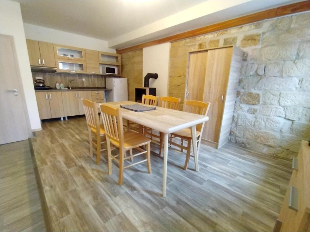 Apartmany Lono Їчін Екстер'єр фото