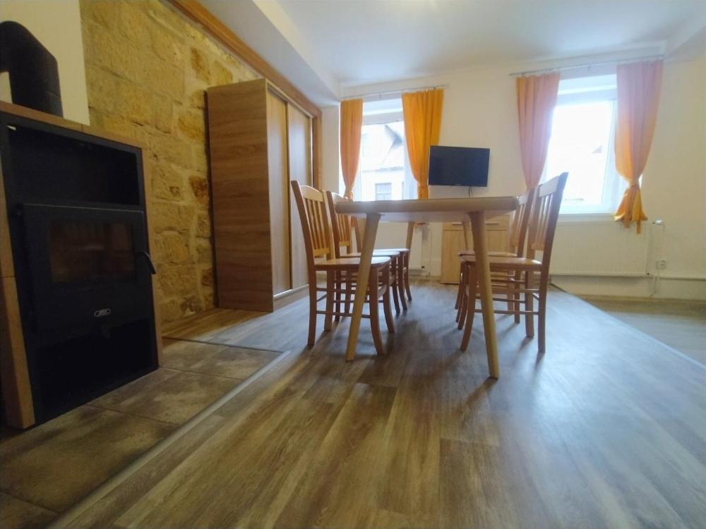 Apartmany Lono Їчін Екстер'єр фото